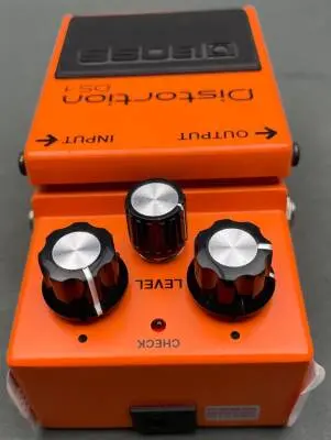 BOSS - DS1 Distortion Pedal 2